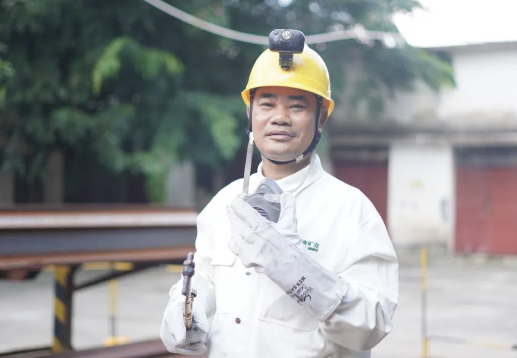 奇发28员工李勇:全国表彰！奇发28员工李勇荣膺全国劳动模范